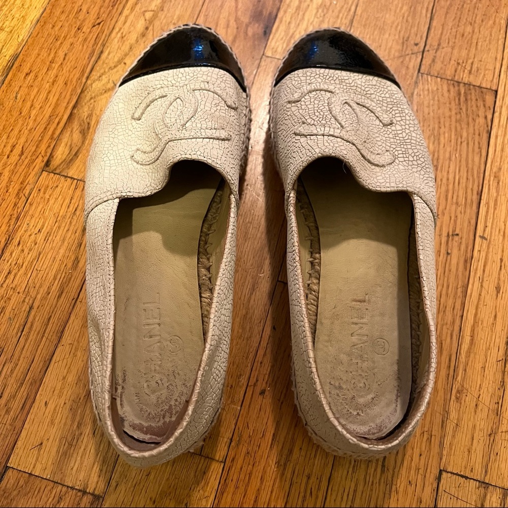 Chanel cracked leather espadrilles - Picture 2 of 4